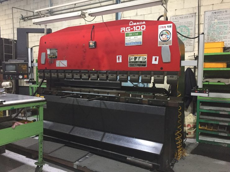 Amada RG 100